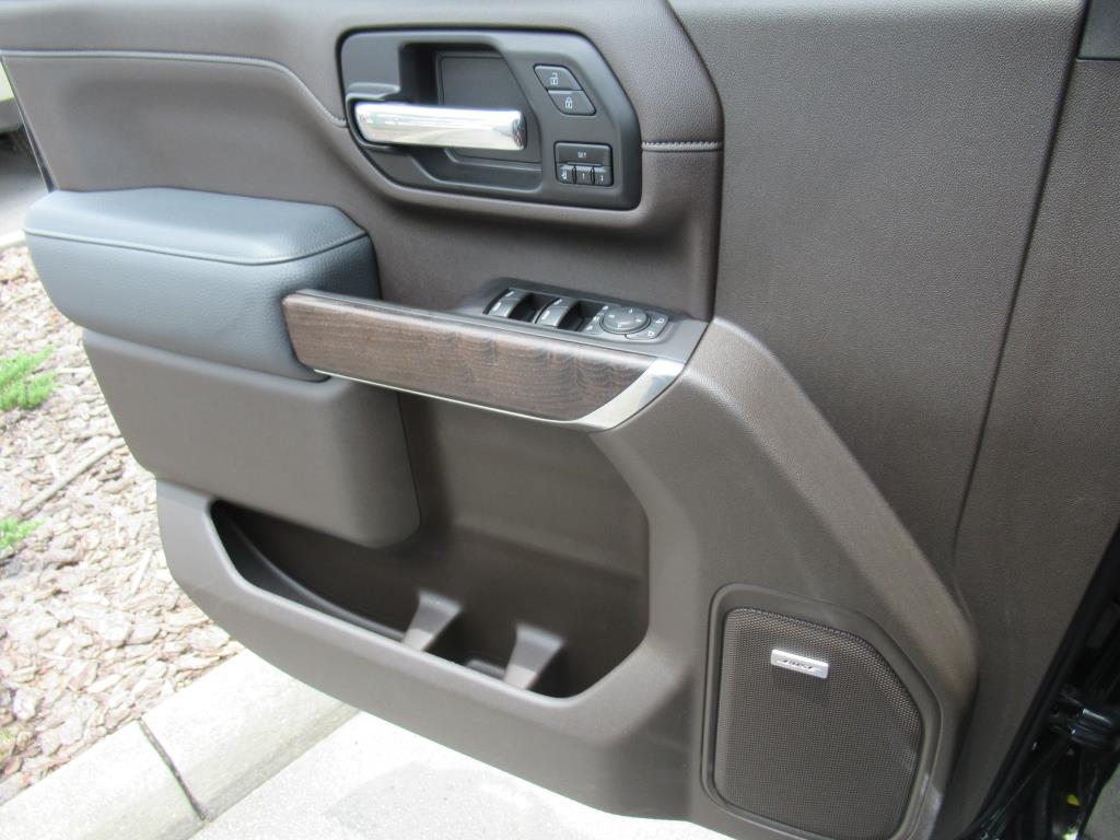 2022 GMC Sierra 2500HD Denali Image 24 of 34