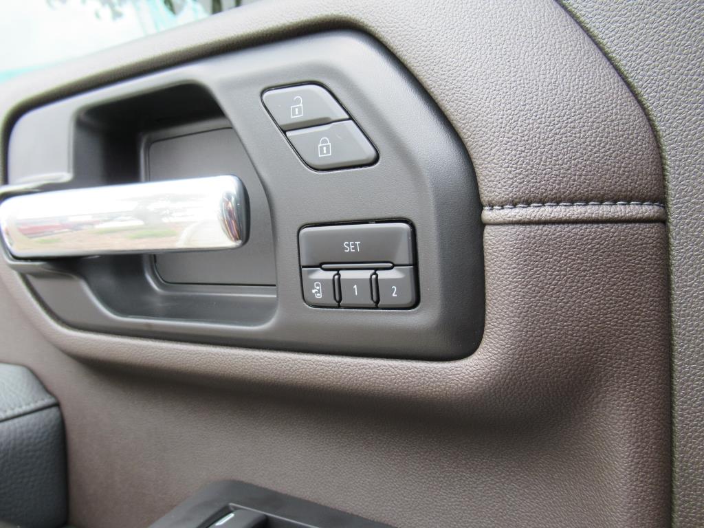 2022 GMC Sierra 2500HD Denali Image 26 of 34