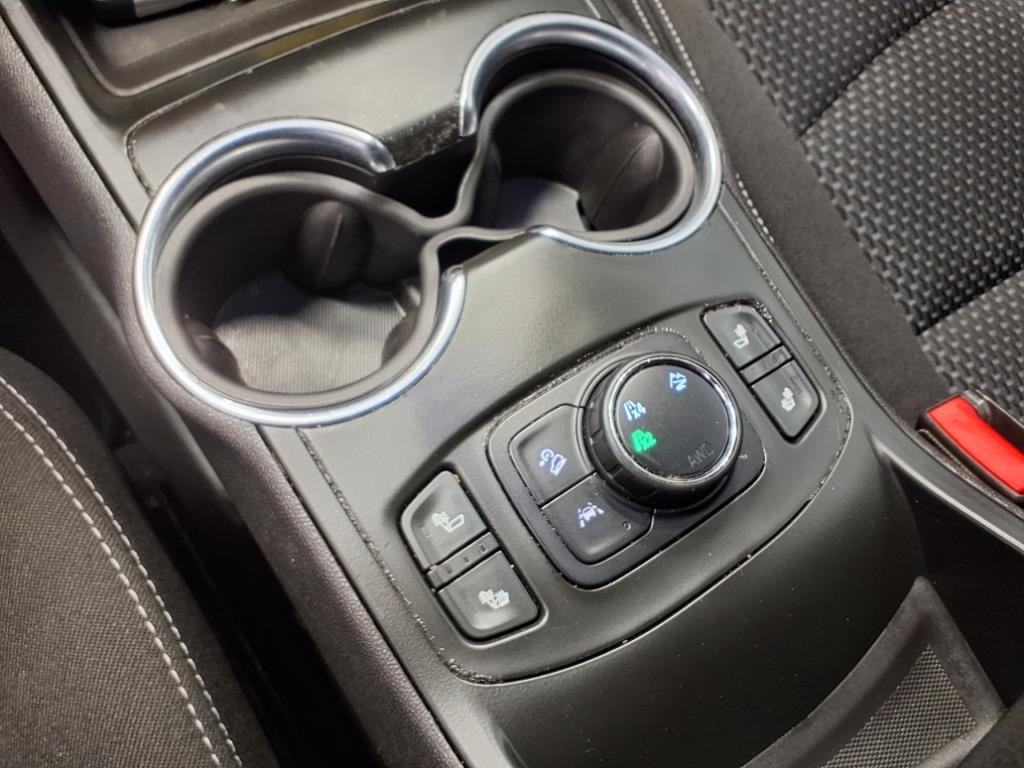 Vehicle image 17 of 23