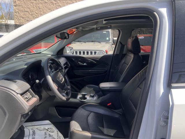 Vehicle image 25 of 34