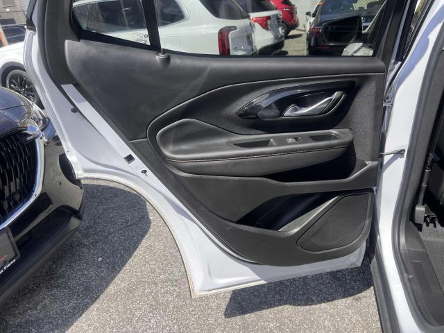 Vehicle image 31 of 34