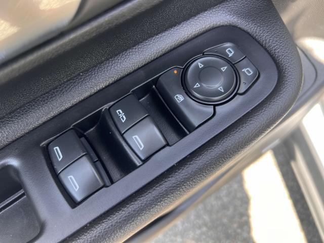 Vehicle image 23 of 34