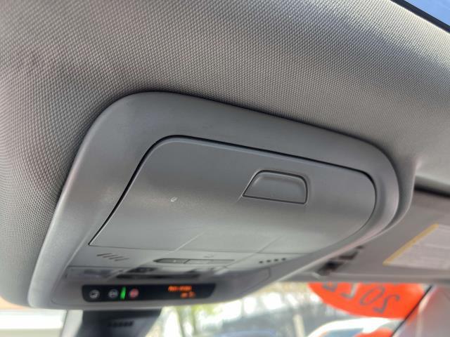 Vehicle image 29 of 34