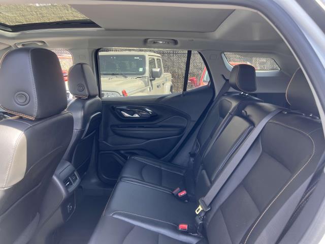 Vehicle image 9 of 34