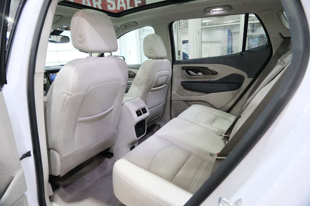 2022 GMC Terrain Denali Image 17 of 45