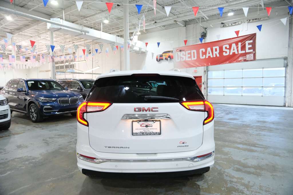 2022 GMC Terrain Denali Image 7 of 45