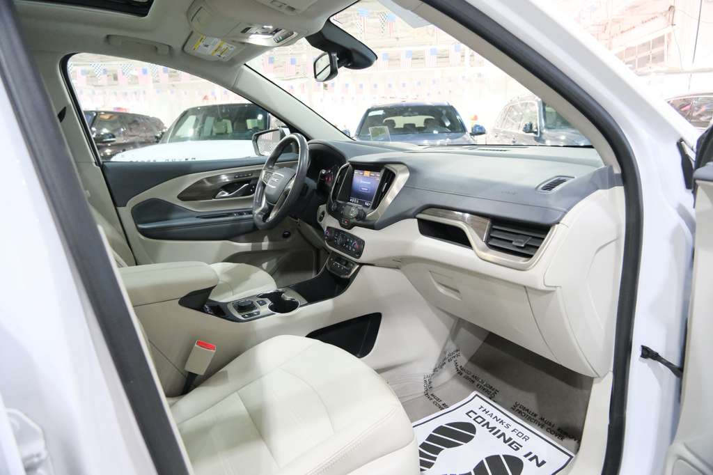 2022 GMC Terrain Denali Image 23 of 45