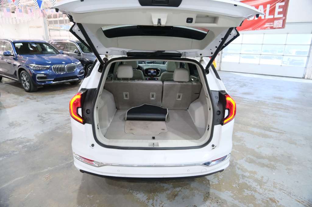 2022 GMC Terrain Denali Image 14 of 45