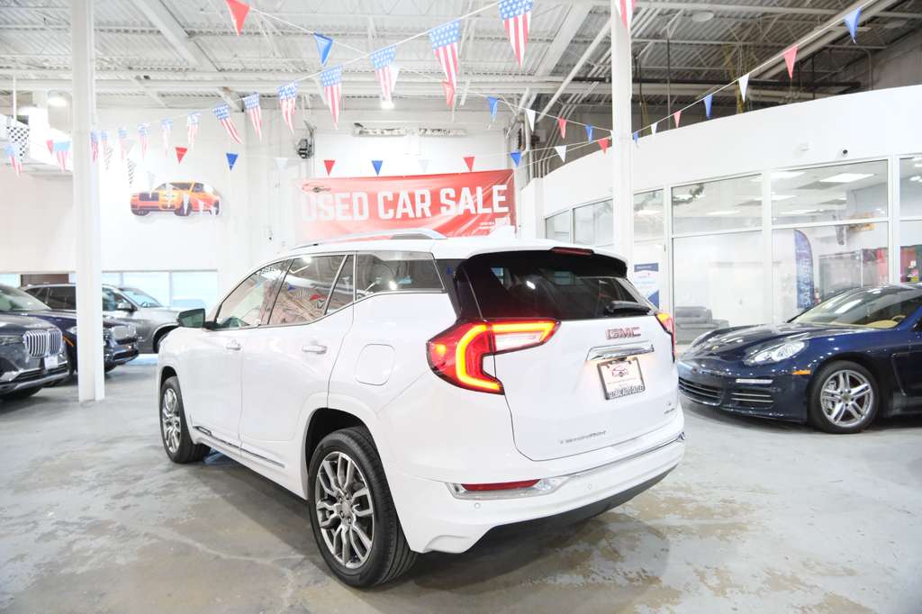 2022 GMC Terrain Denali Image 8 of 45