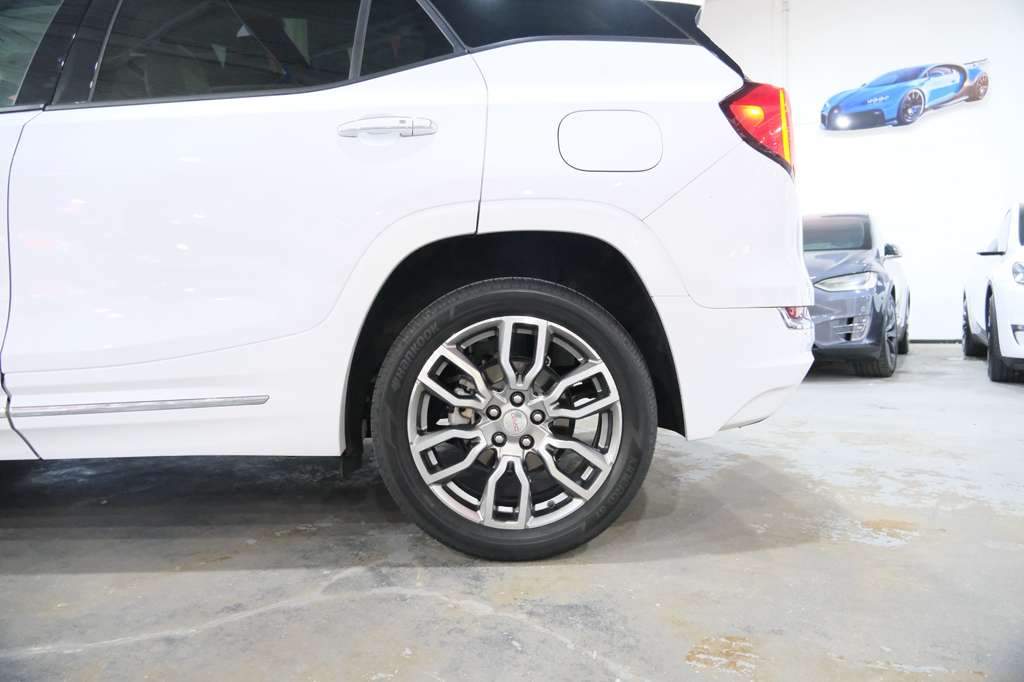 2022 GMC Terrain Denali Image 13 of 45