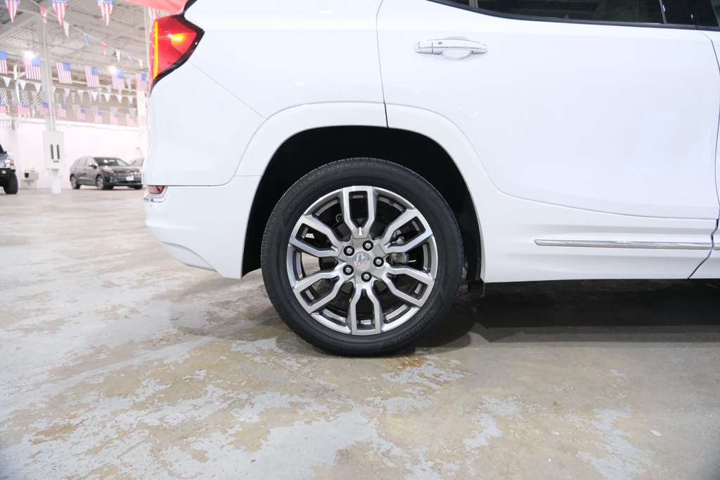 2022 GMC Terrain Denali Image 11 of 45