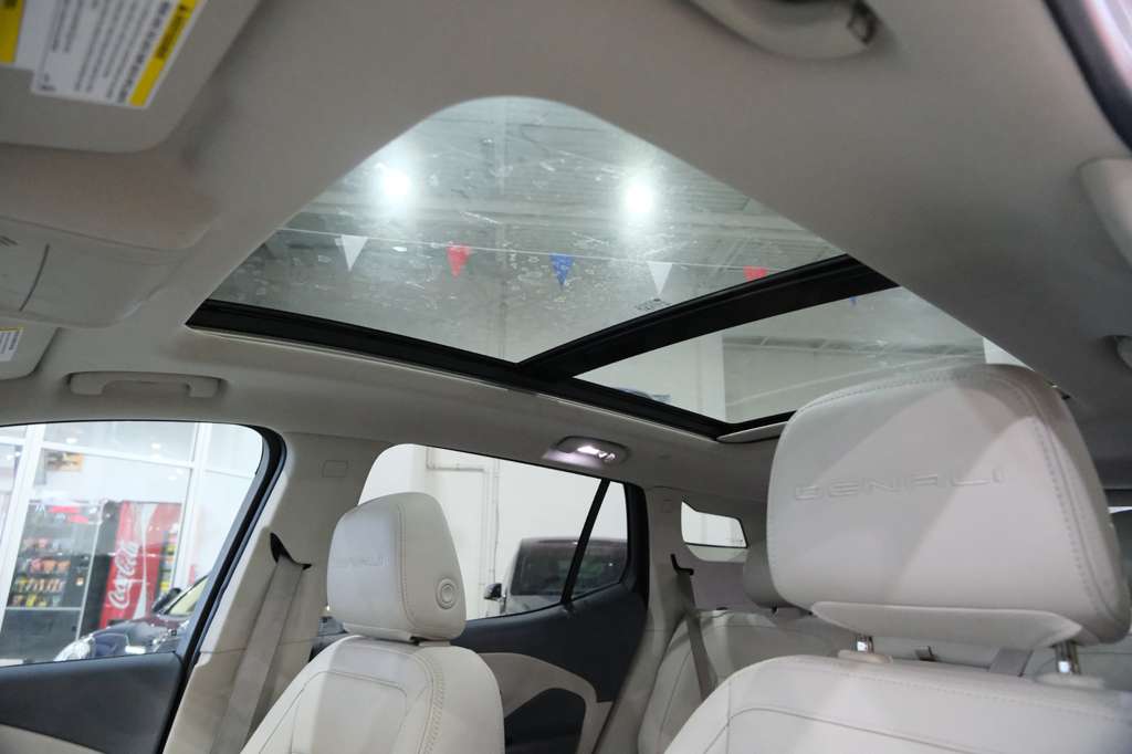 2022 GMC Terrain Denali Image 36 of 45