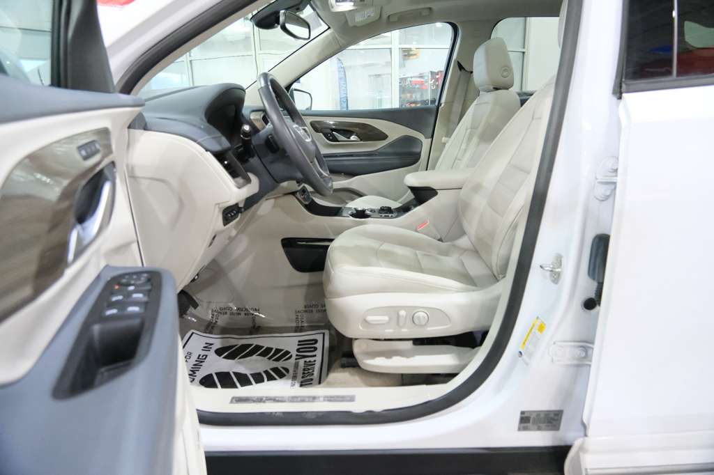 2022 GMC Terrain Denali Image 32 of 45