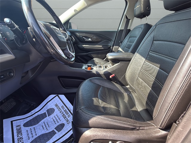 2022 GMC Terrain Denali Image 14 of 35