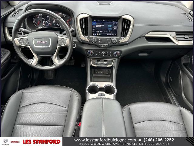2022 GMC Terrain Denali Image 10 of 35