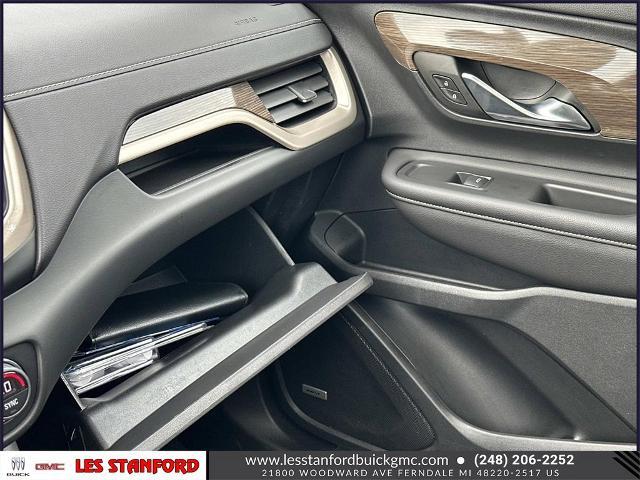 2022 GMC Terrain Denali Image 23 of 35