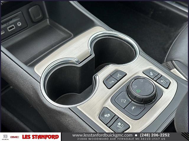 2022 GMC Terrain Denali Image 24 of 35