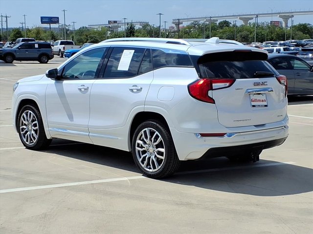 2022 GMC Terrain Denali Image 8 of 33
