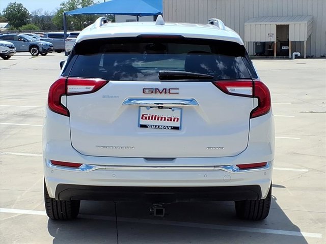 2022 GMC Terrain Denali Image 7 of 33