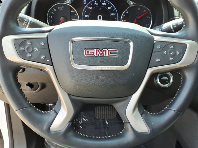 2022 GMC Terrain Denali Image 16 of 33