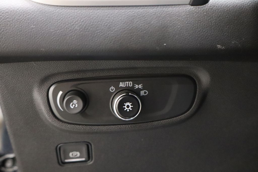 Vehicle image 14 of 38