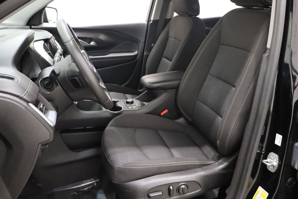 Vehicle image 8 of 38