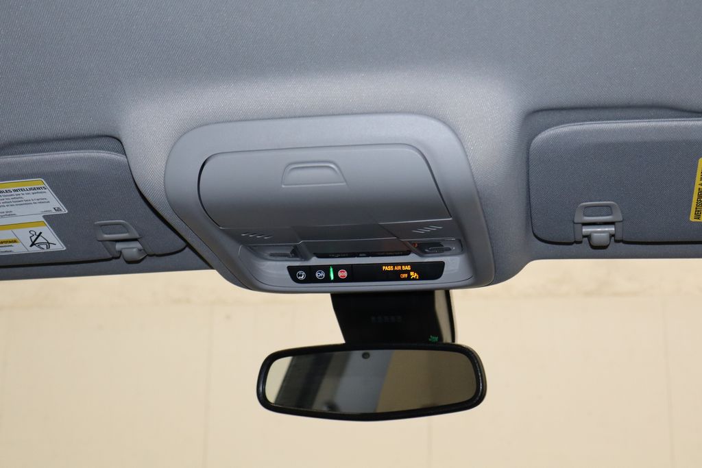 Vehicle image 22 of 38