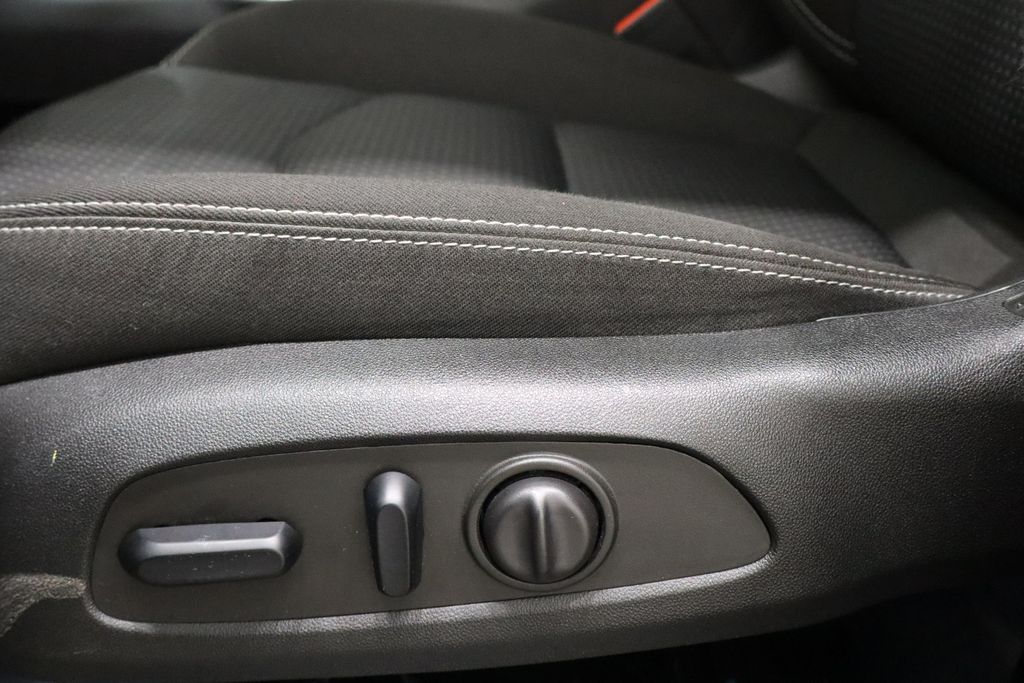 Vehicle image 15 of 38