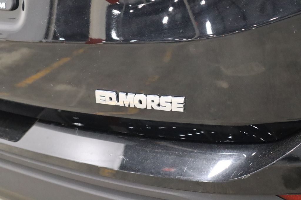 Vehicle image 37 of 38