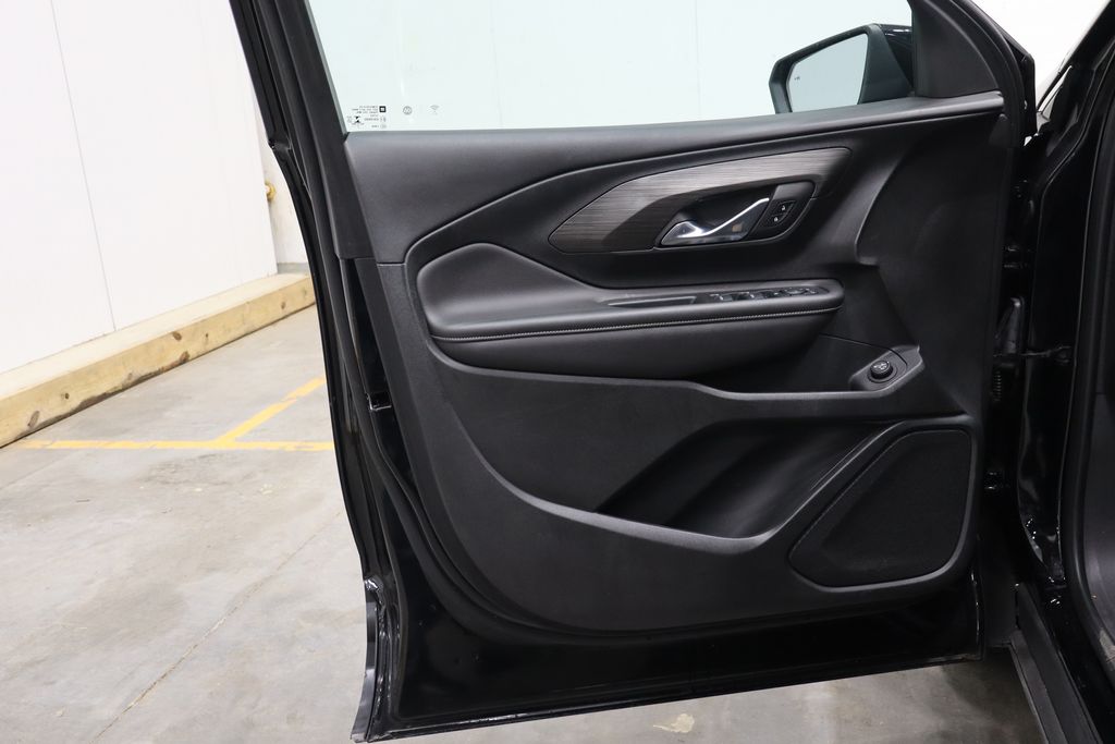 Vehicle image 12 of 38