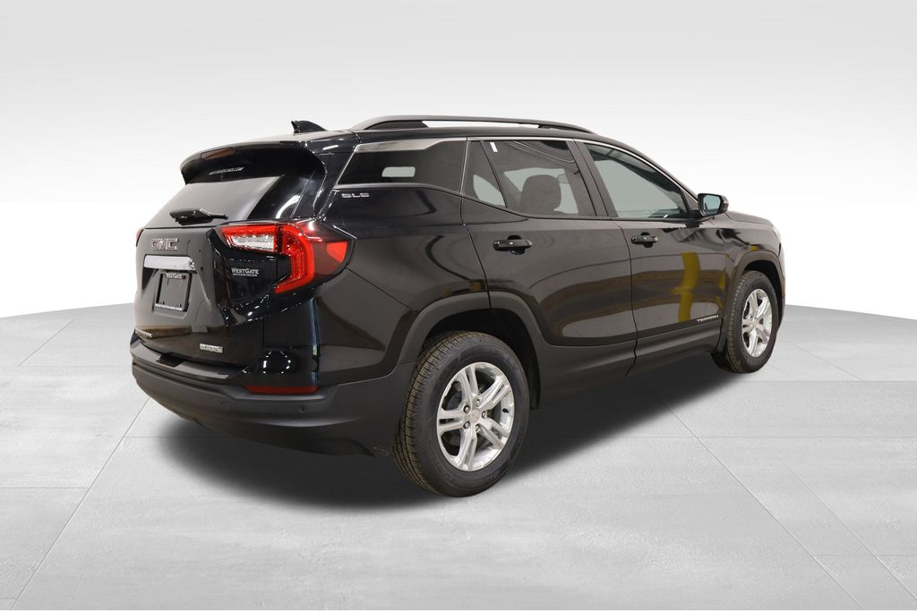 Vehicle image 4 of 38