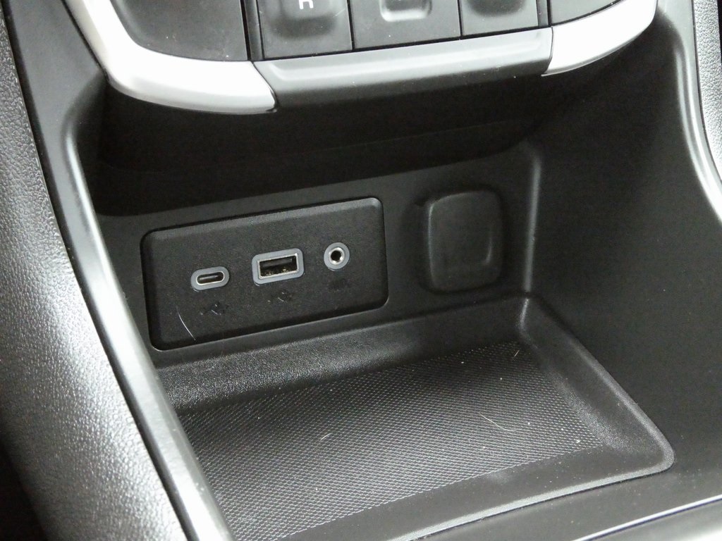 Vehicle image 25 of 29