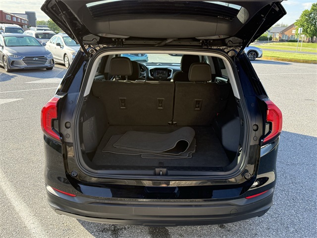 Vehicle image 12 of 27