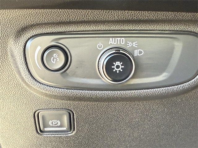 Vehicle image 19 of 27