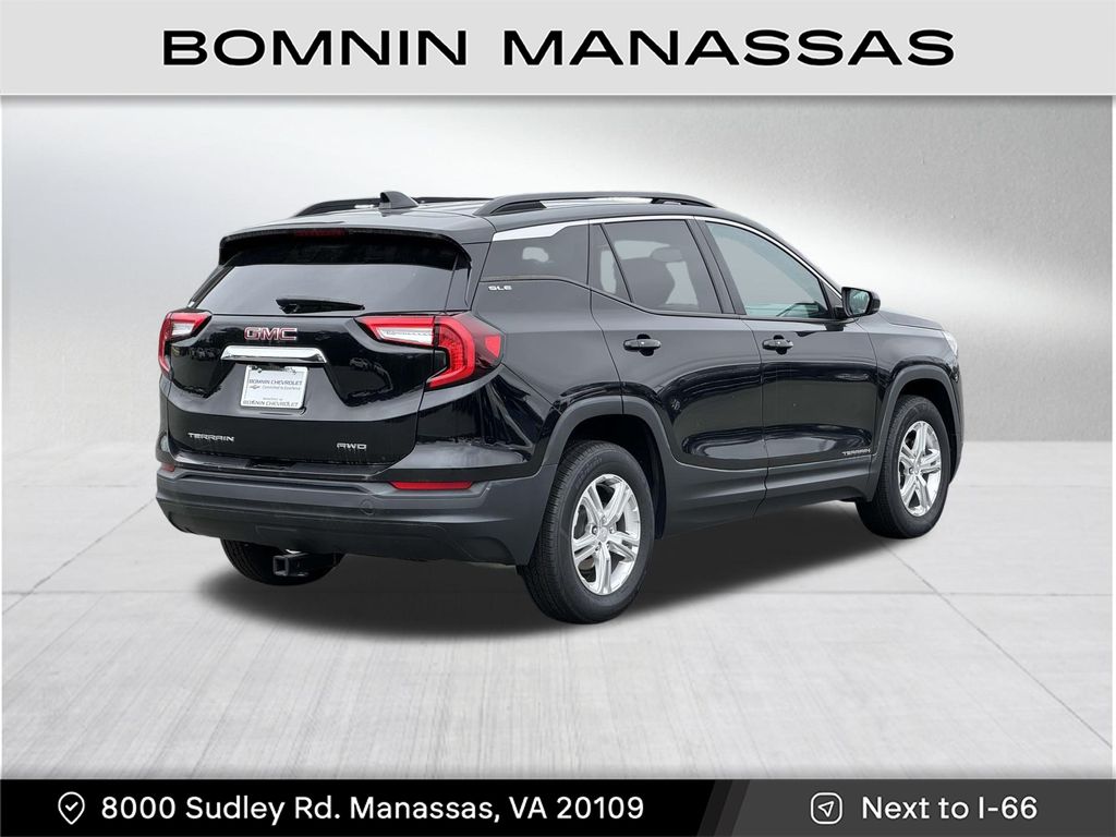 2022 GMC Terrain SLE Image 4 of 29