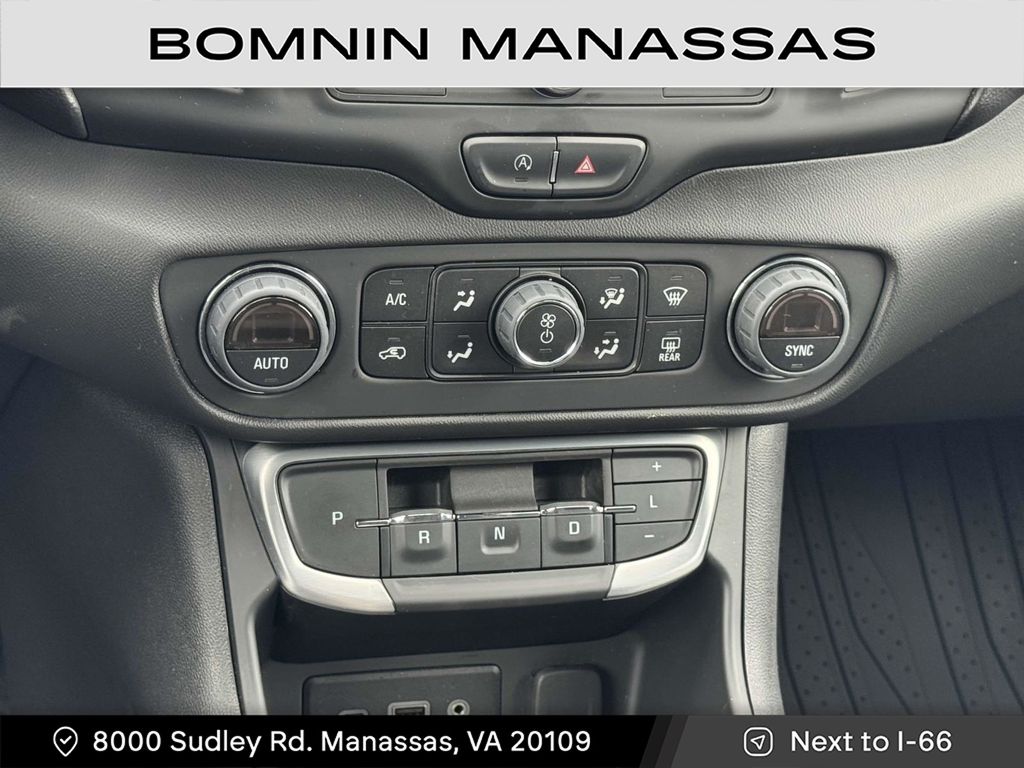 2022 GMC Terrain SLE Image 18 of 29