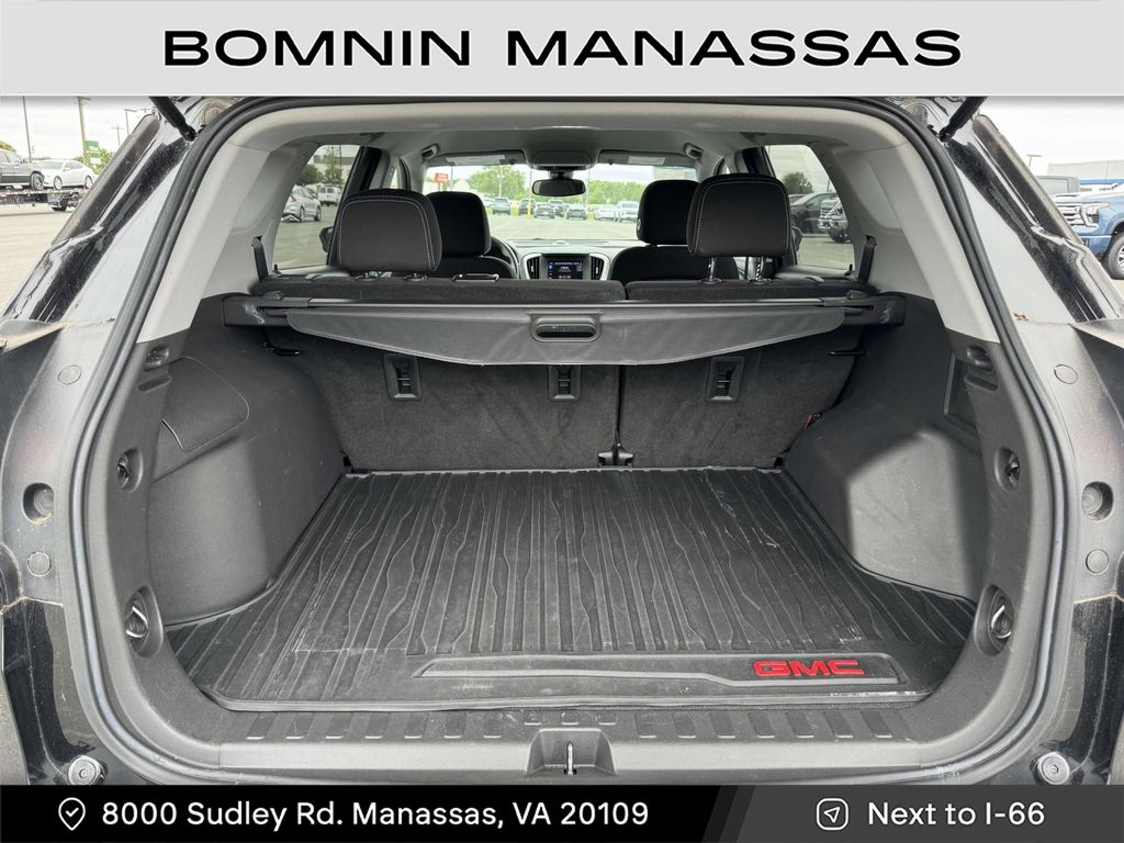 2022 GMC Terrain SLE Image 8 of 29