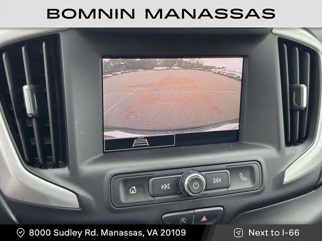2022 GMC Terrain SLE Image 16 of 29