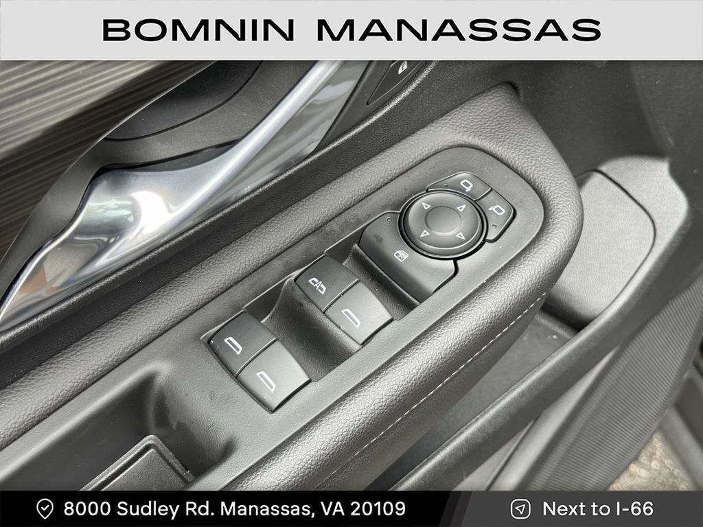 2022 GMC Terrain SLE Image 21 of 29