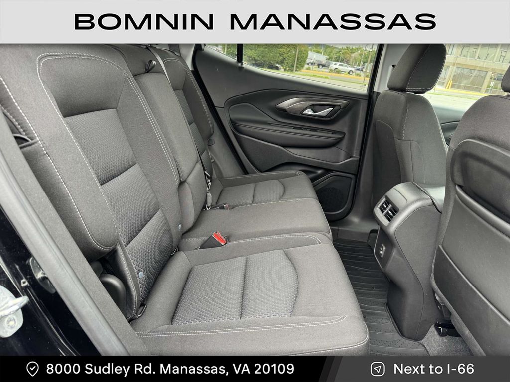 2022 GMC Terrain SLE Image 9 of 29