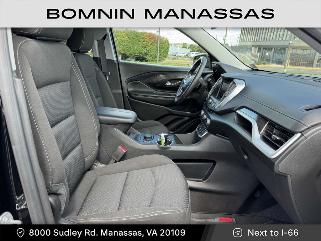 2022 GMC Terrain SLE Image 12 of 30