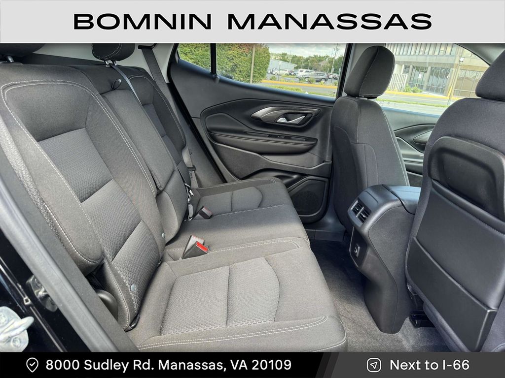 2022 GMC Terrain SLE Image 9 of 30