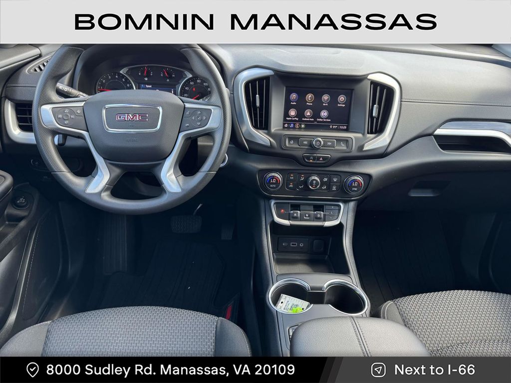 2022 GMC Terrain SLE Image 13 of 30