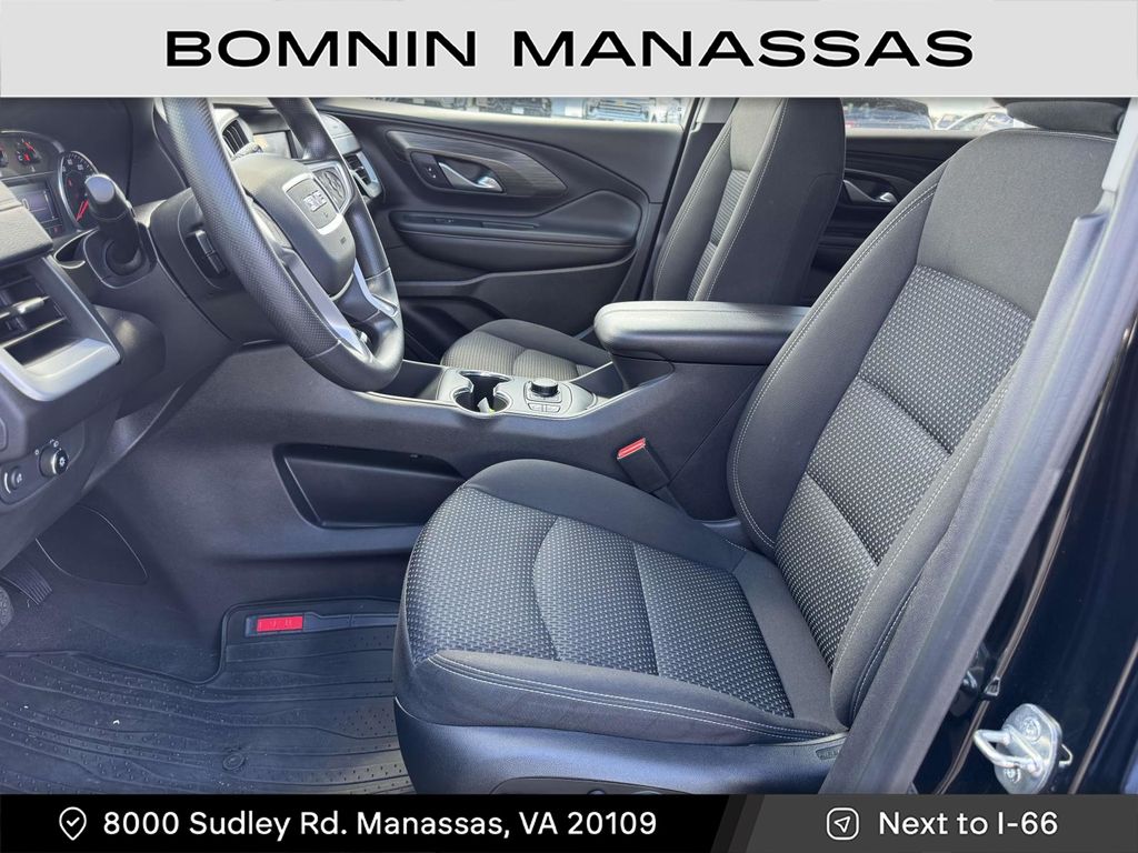 2022 GMC Terrain SLE Image 10 of 30