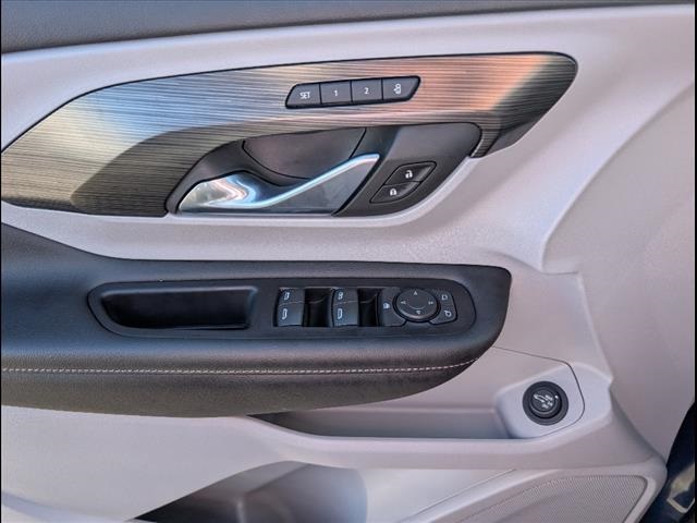 2022 GMC Terrain SLT Image 15 of 23