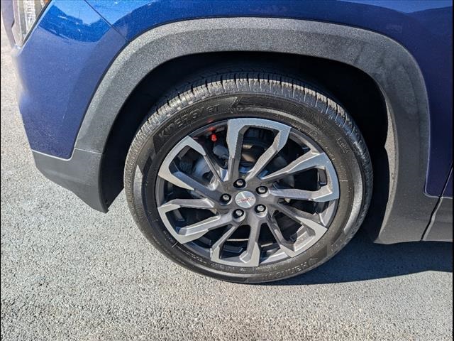 2022 GMC Terrain SLT Image 4 of 23