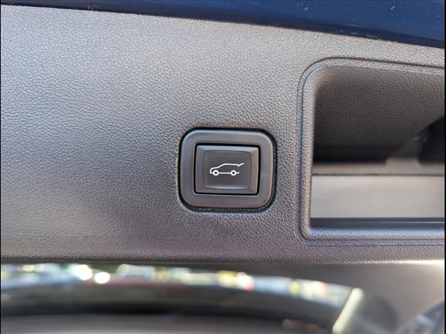 2022 GMC Terrain SLT Image 18 of 23