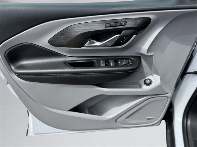 Vehicle image 18 of 19