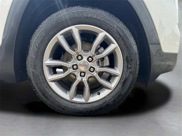 Vehicle image 9 of 19