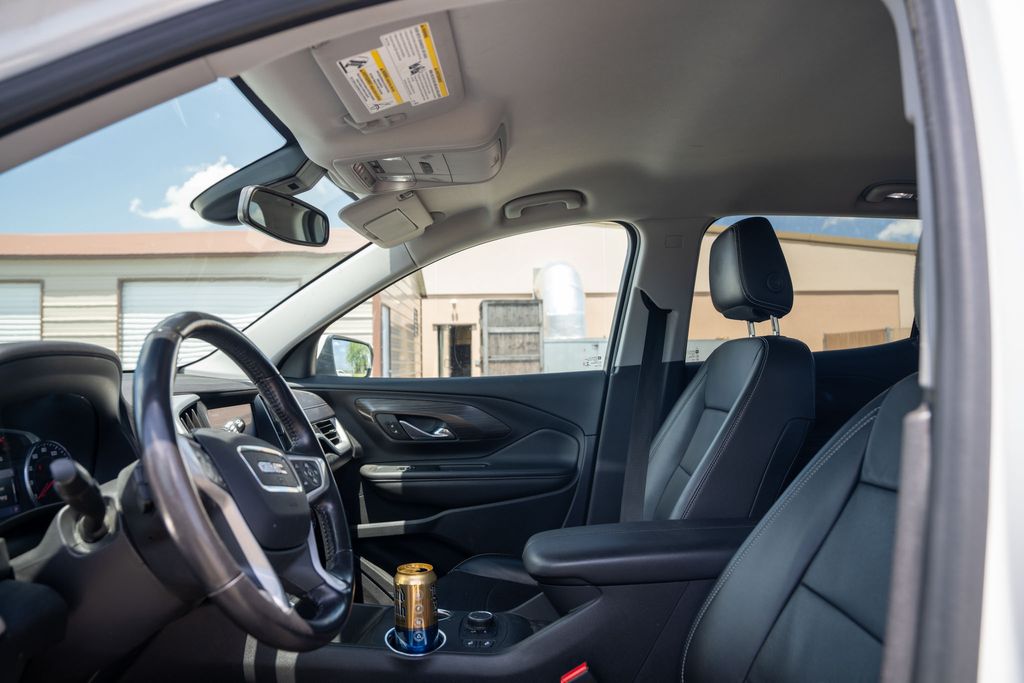 Vehicle image 33 of 34